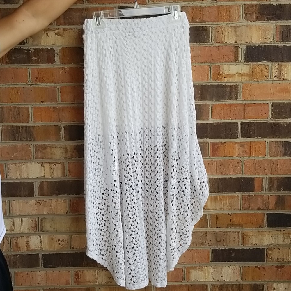 High-Low Skirt - Picture 2 of 3